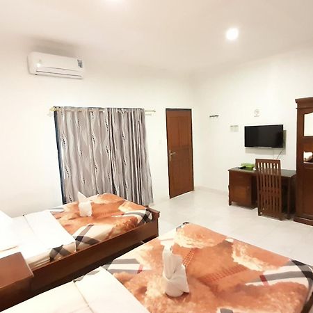 Hotel Green Prundi Labuan Bajo Exteriör bild