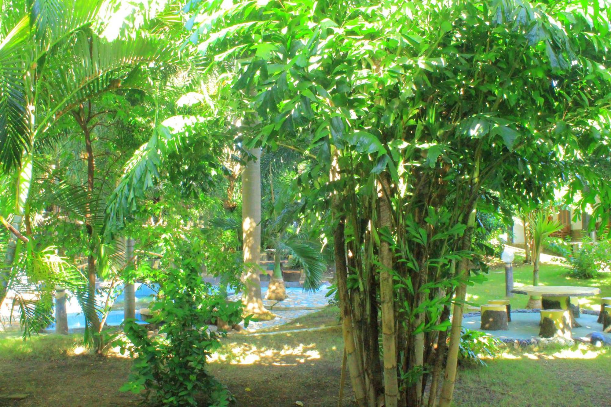 Hotel Green Prundi Labuan Bajo Exteriör bild