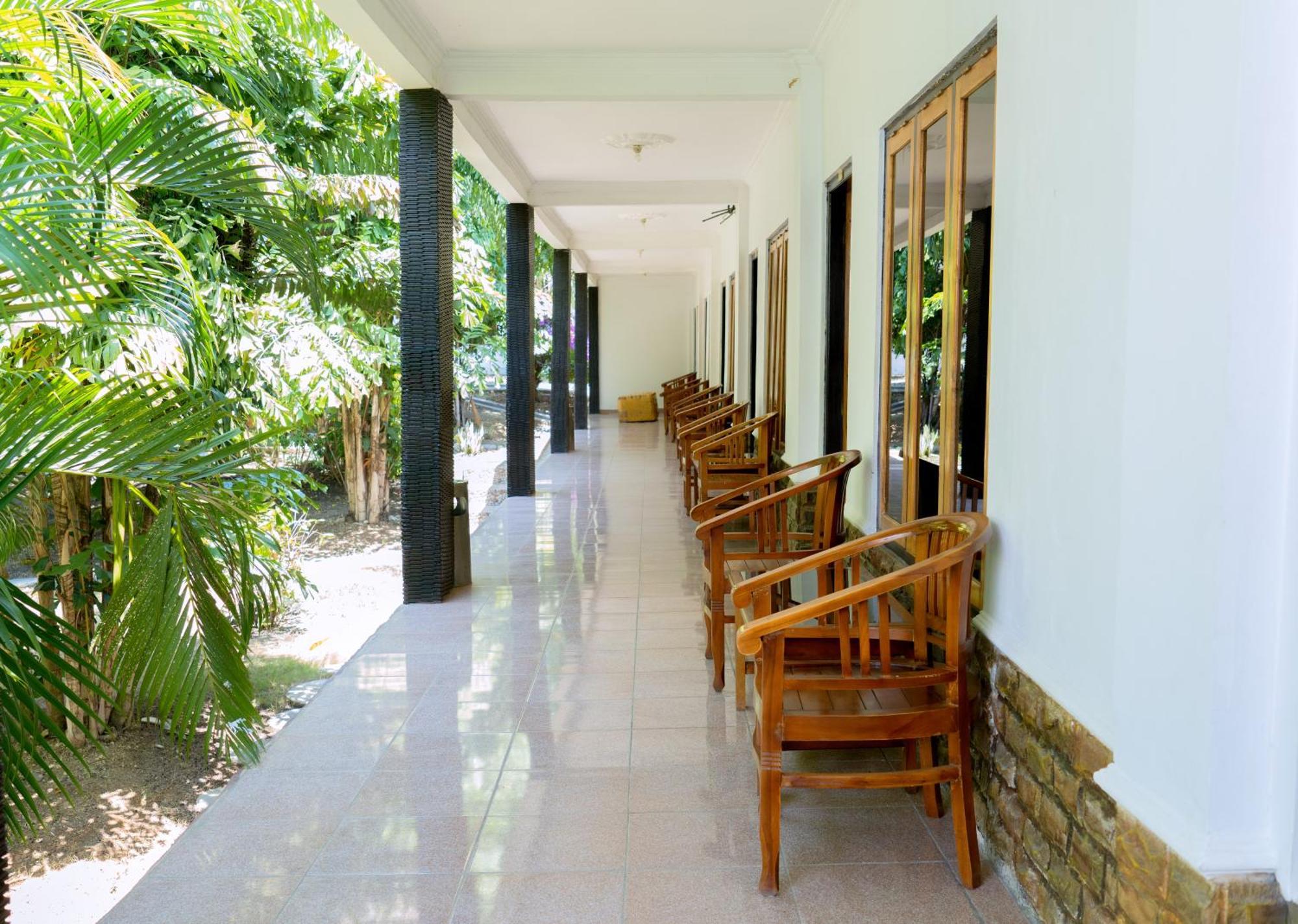 Hotel Green Prundi Labuan Bajo Exteriör bild