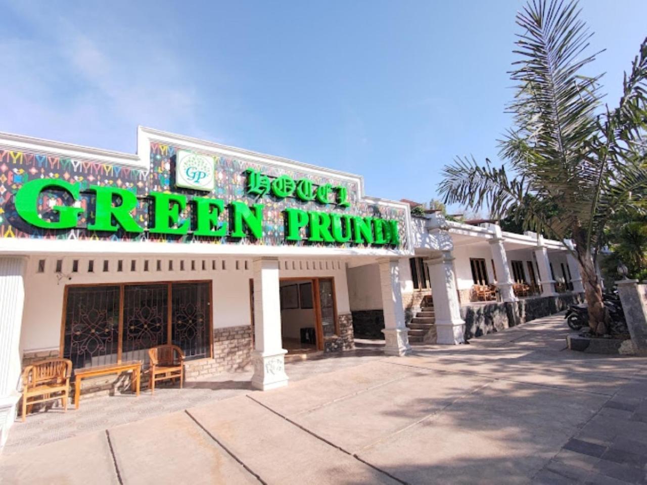 Hotel Green Prundi Labuan Bajo Exteriör bild