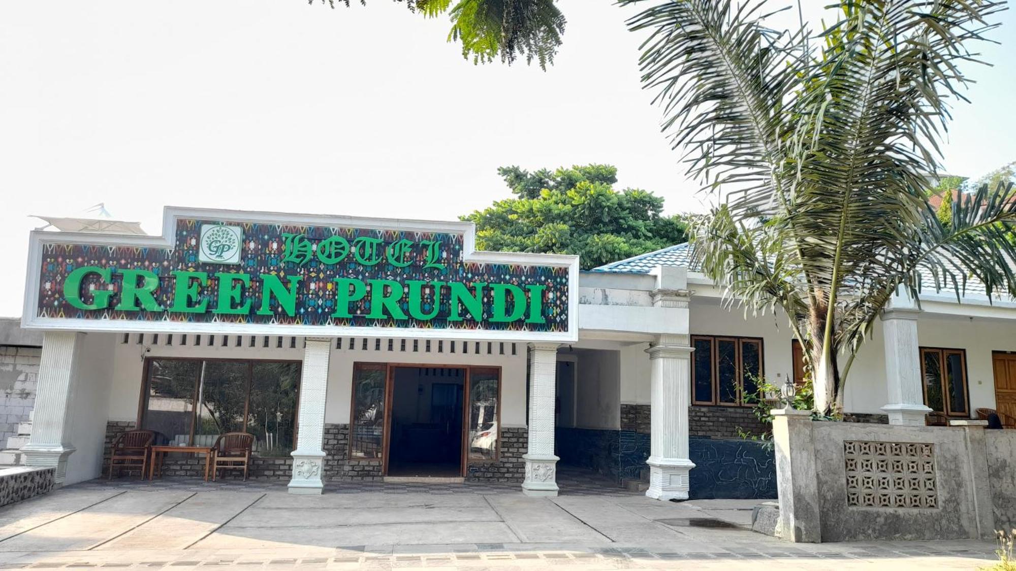 Hotel Green Prundi Labuan Bajo Exteriör bild