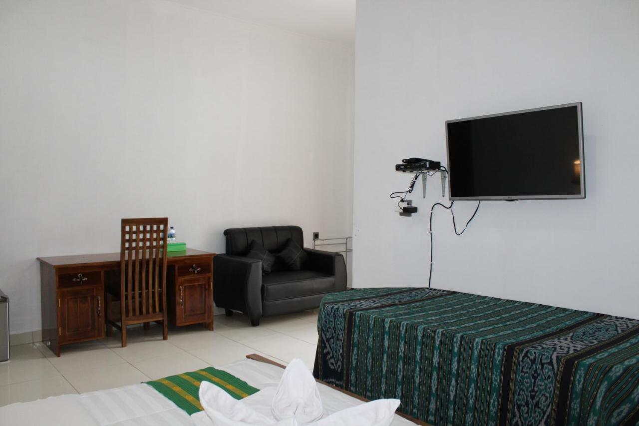Hotel Green Prundi Labuan Bajo Exteriör bild